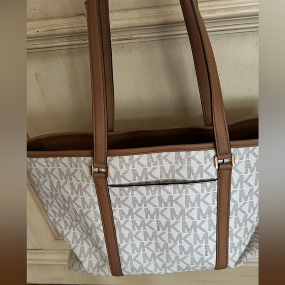 Michael Kors large signature tote - Picture 2 of 7
